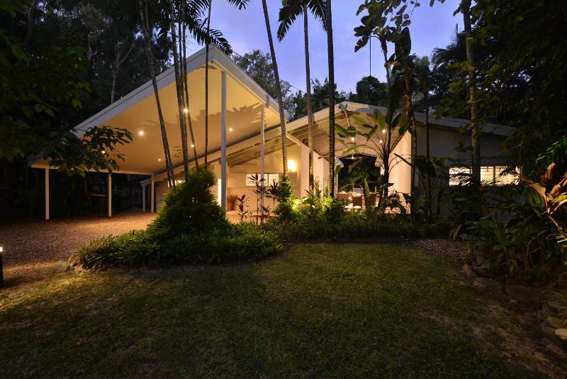 Pavilions in the Palms Heated Pool Short Path To Beach Five Bedrooms Sleeps 14 - image 16