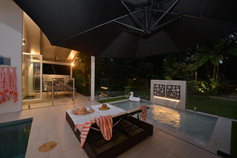 Pavilions in the Palms Heated Pool Short Path To Beach Five Bedrooms Sleeps 14 - image 45