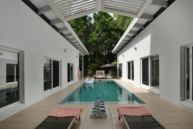 Pavilions in the Palms Heated Pool Short Path To Beach Five Bedrooms Sleeps 14 - image 33