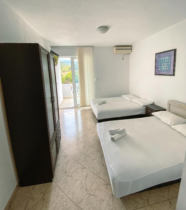Studio Apartment image 4