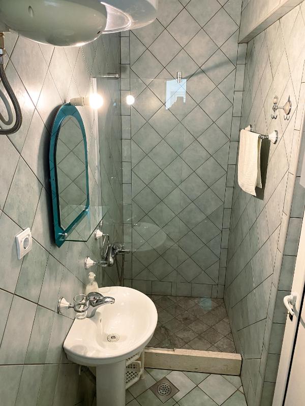 Studio Apartment image 3