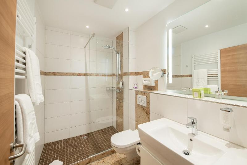 Standard Double Room image 4