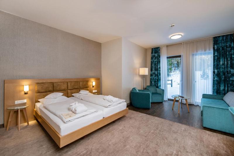Deluxe Double Room image 1