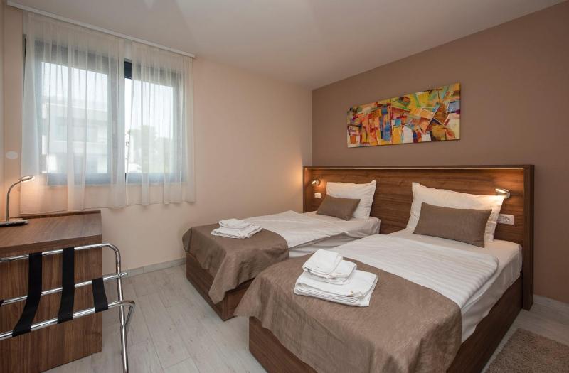 Family Two-Bedroom Apartment with View image 2