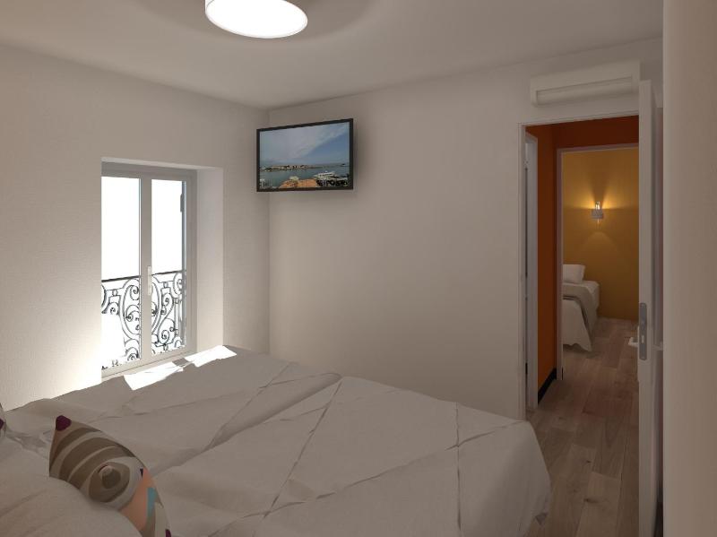 Family Room image 1