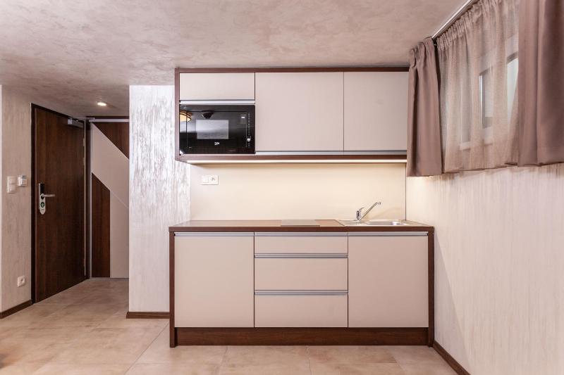 Basic Triple Room image 4