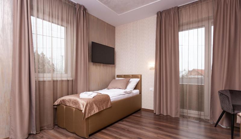 Basic Triple Room image 2