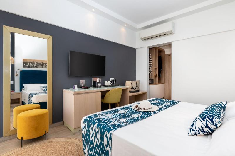 Privilege Room with Kingsize bed and Balcony with Sea View  image 3