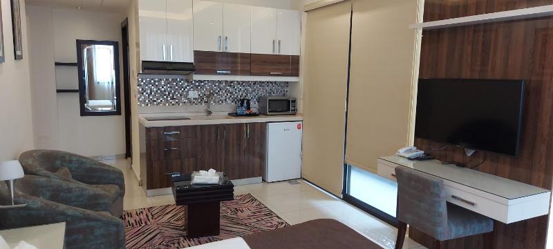 Deluxe Double Room with Sea View image 3