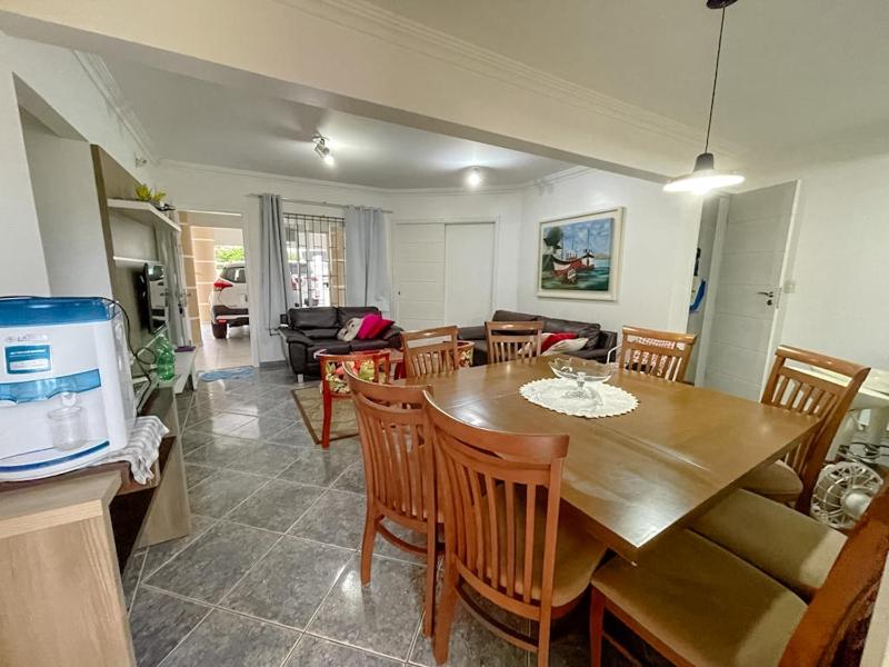CASA PRAIA DA PINHEIRA - image 9