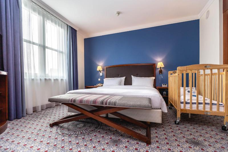 Executive Suite image 4