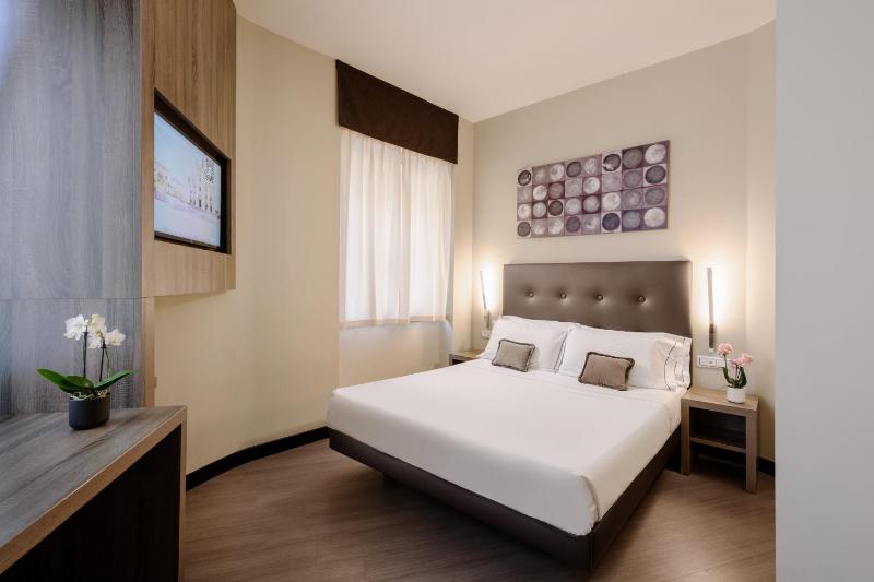 Deluxe Double or Twin Room image 1