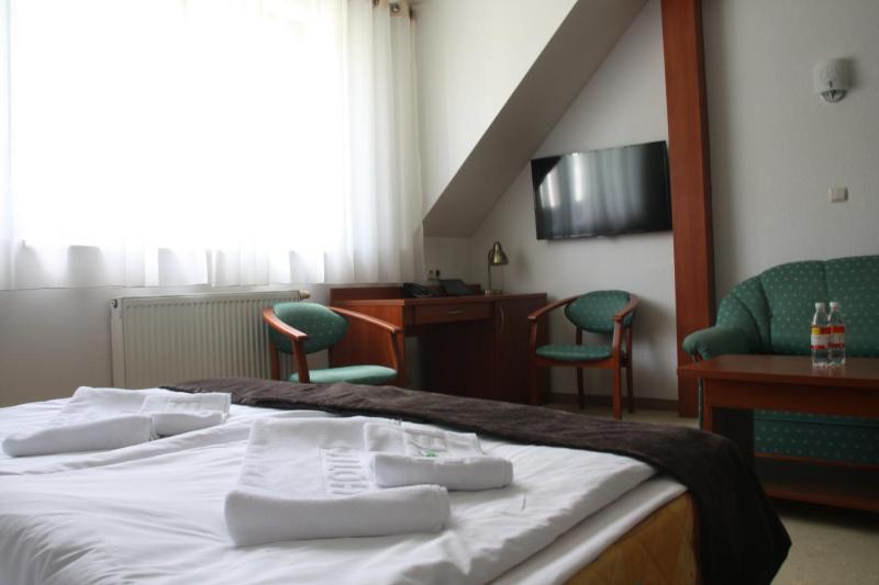 Standard Double Room image 1