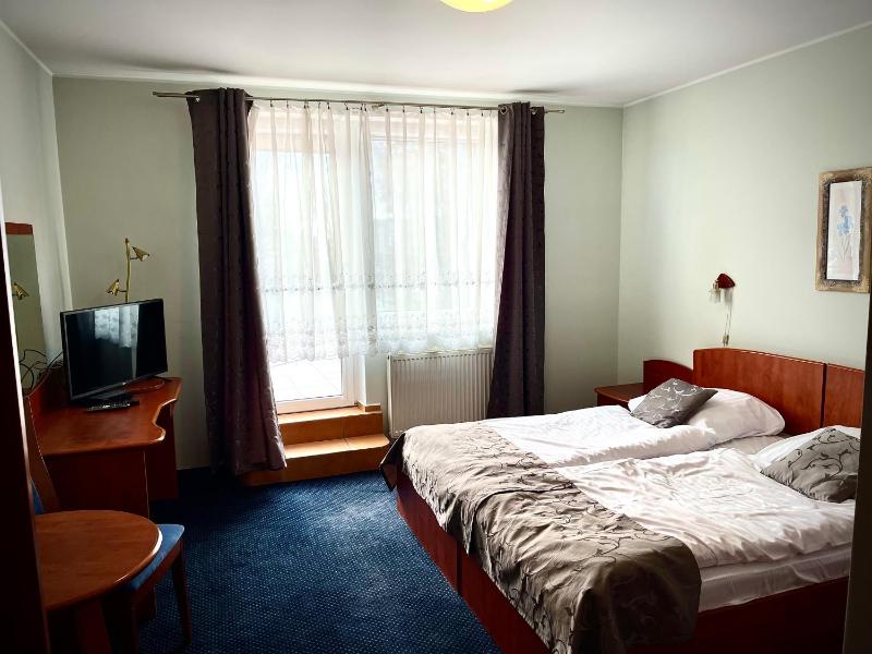 Large Double Room image 3