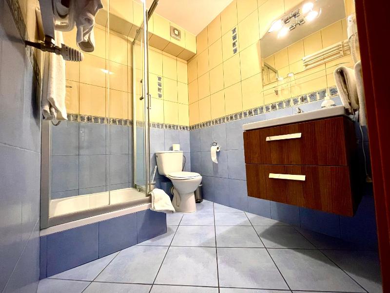 Large Double Room image 2