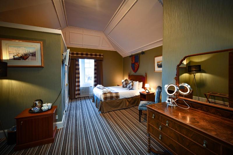 Classic Double Room image 2