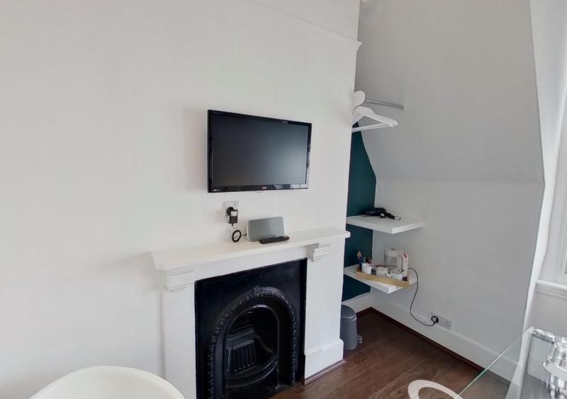 Standard Double Room image 2