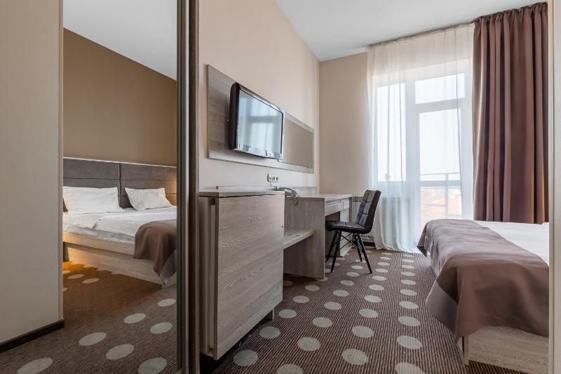Standard Double or Twin Room image 4