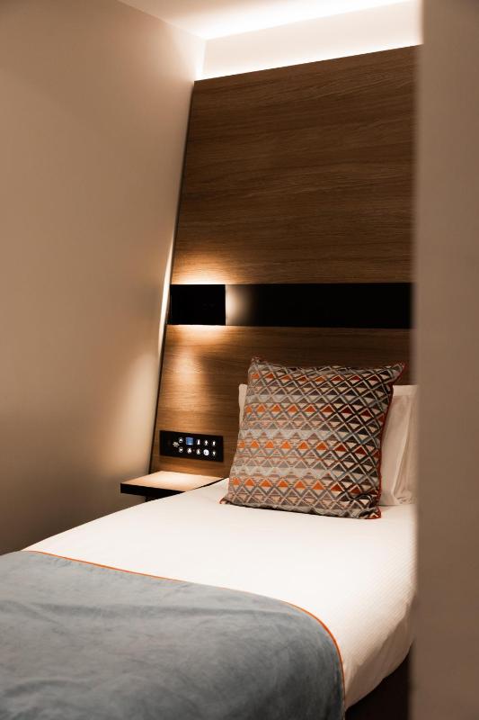 Budget Single Room image 4