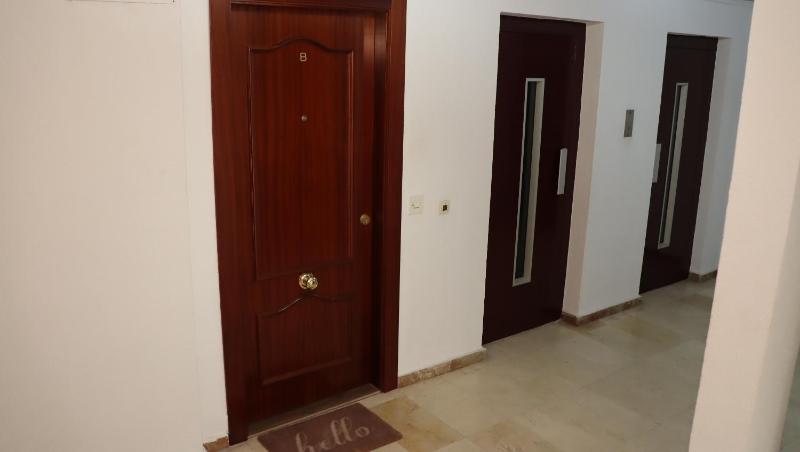 Moderno apartamento. La mejor urbanización Gandia. - image 2