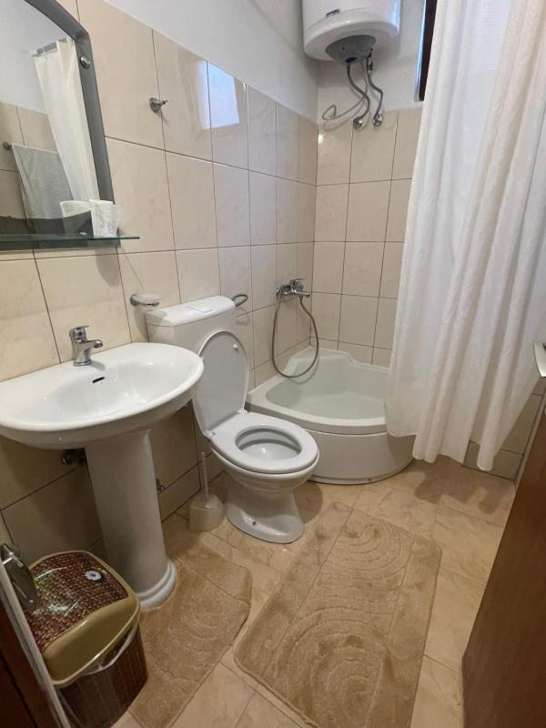 Double Room with Balcony image 4