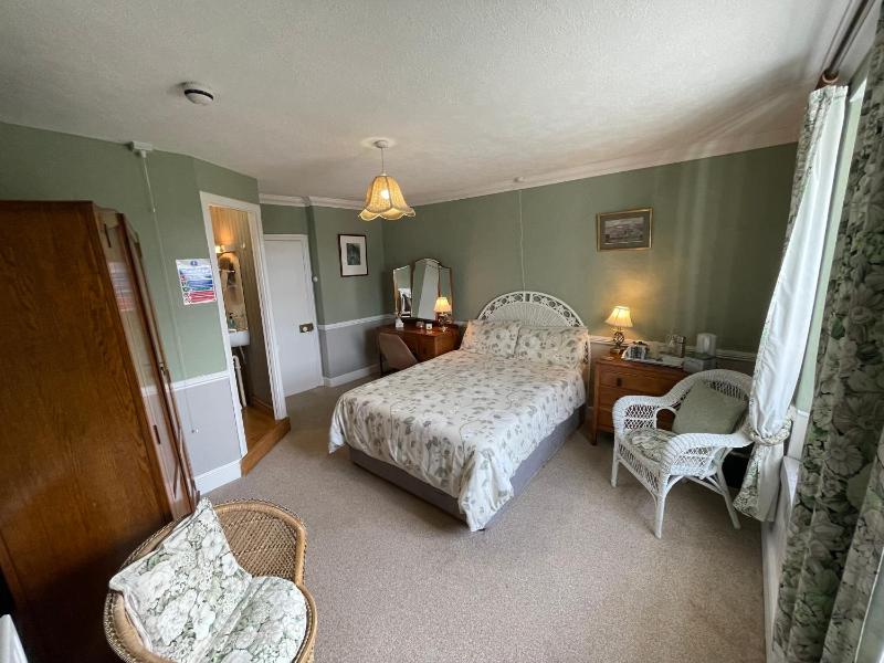 Standard Double Room image 3