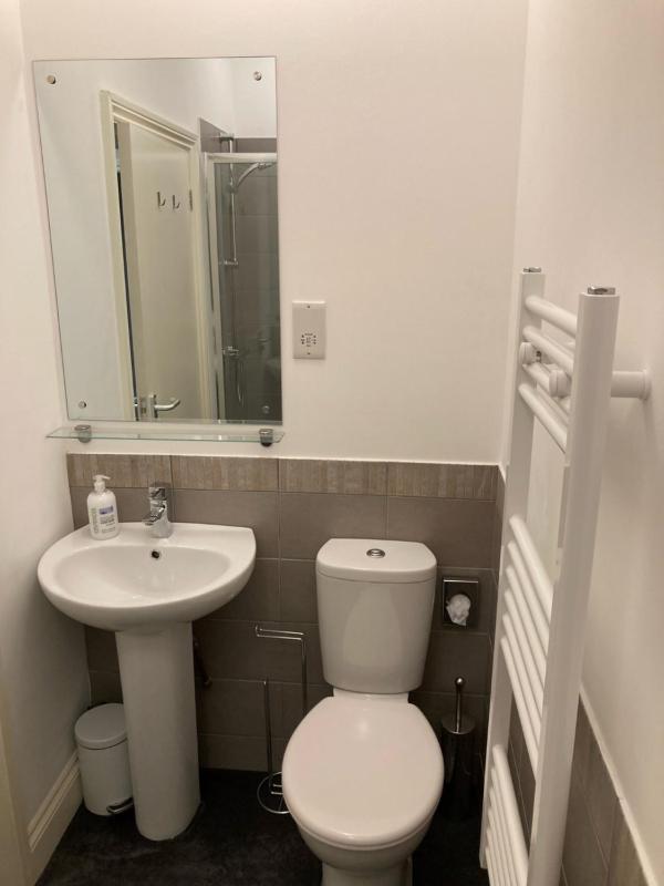 Single Room with Private External Bathroom image 4