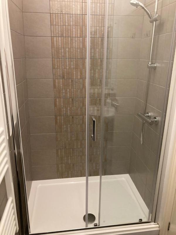 Single Room with Private External Bathroom image 3
