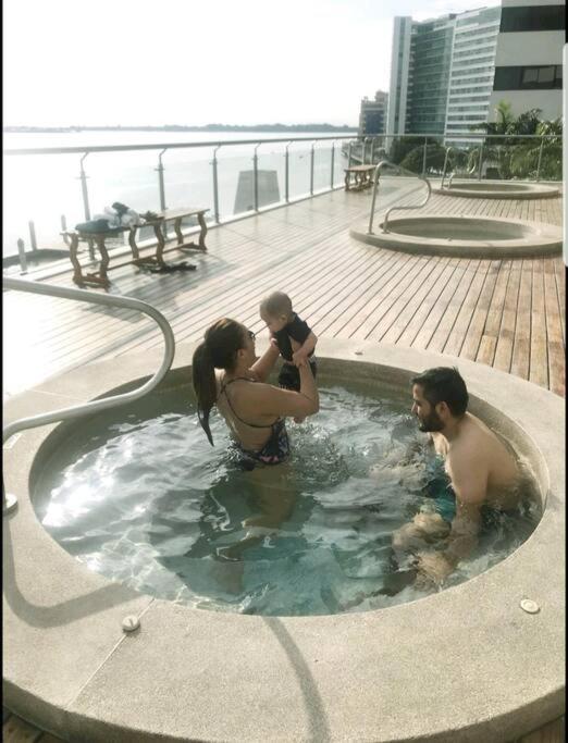 Ecusuites Room Emporium con Jacuzzi privado - image 15