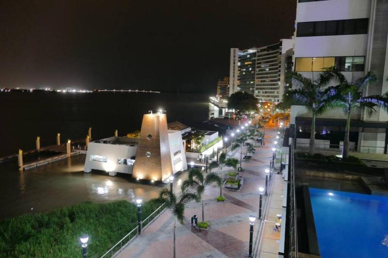 Ecusuites Room Emporium con Jacuzzi privado - image 12