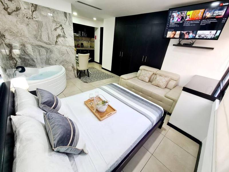 Ecusuites Habitación VIP con Jacuzzi Hidro - image 1