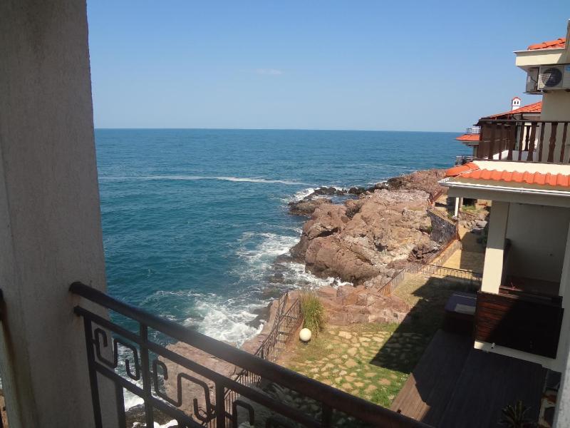 Sozopol Apartment with Sea View - image 8