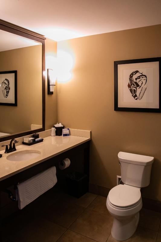 Standard King Room image 2