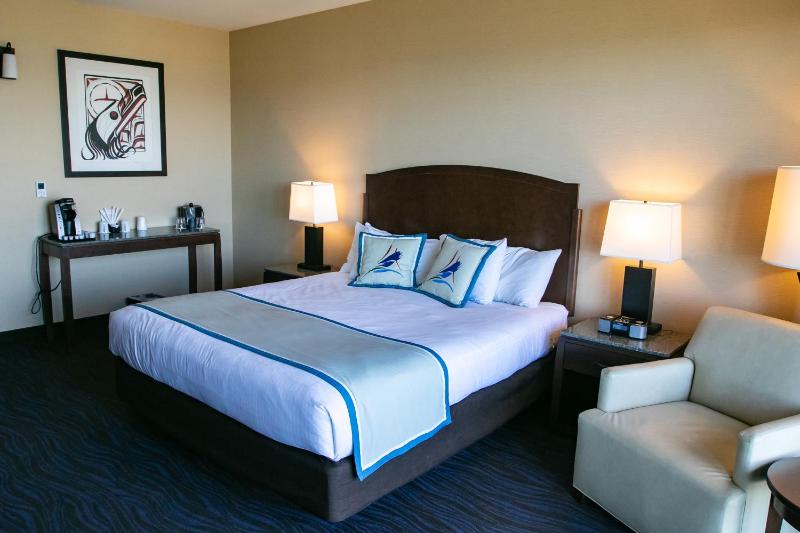 Deluxe King Room image 3
