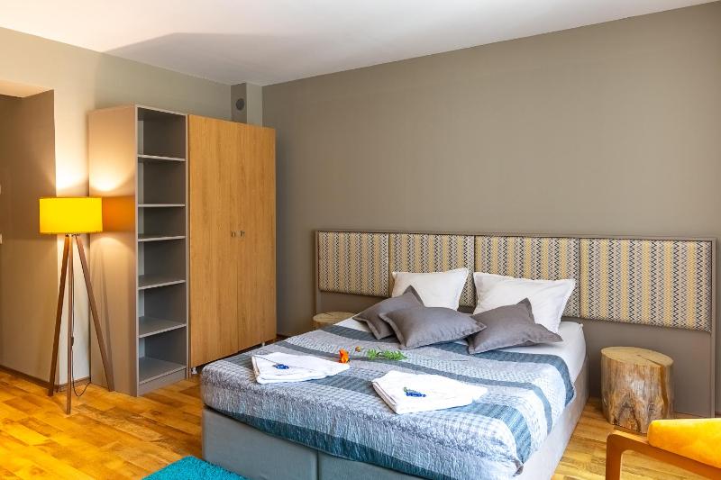 Large Double Room image 3