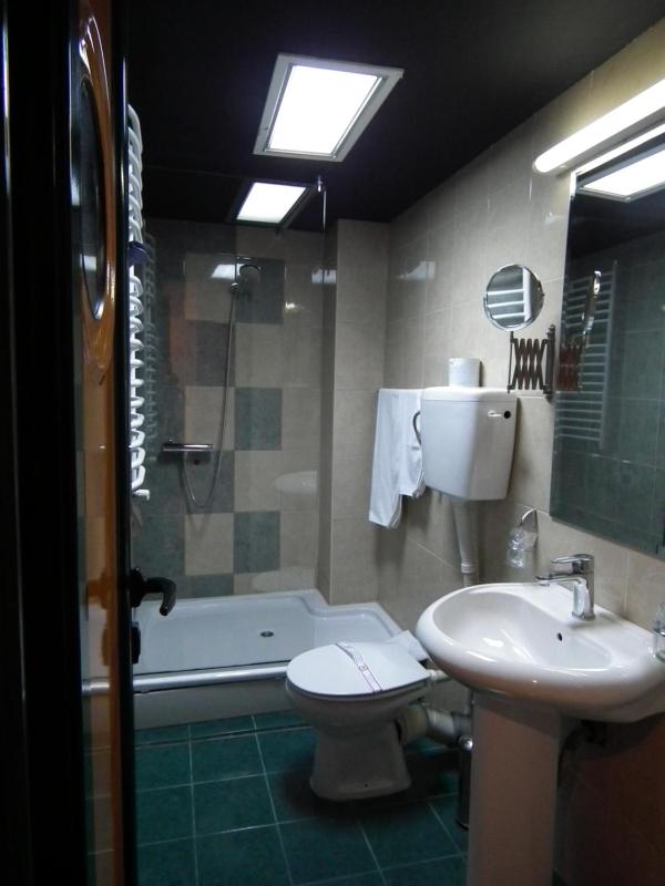 Classic Triple Room image 2