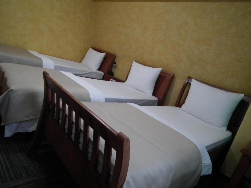Classic Triple Room image 1