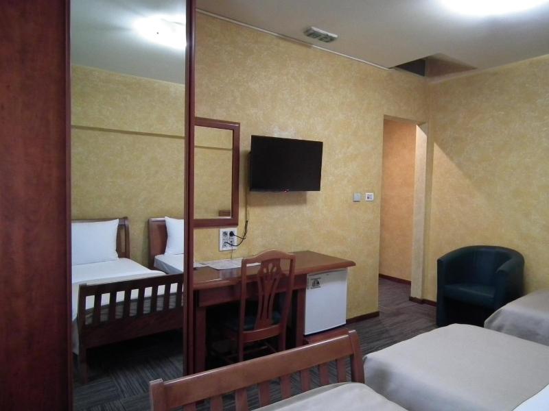 Classic Triple Room image 4