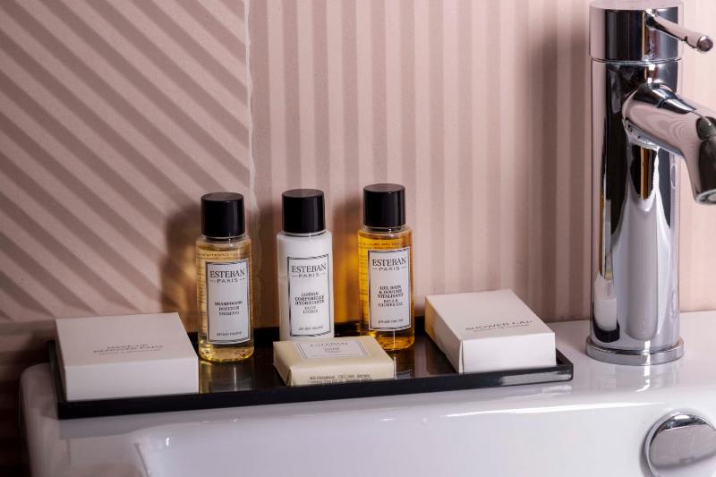 Two Double Connecting Rooms  image 3