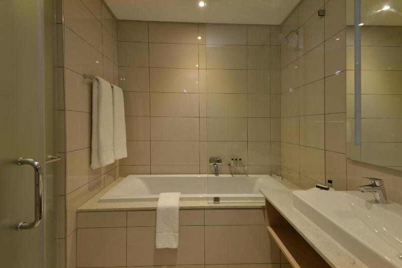 @Sandton Hotel - image 5