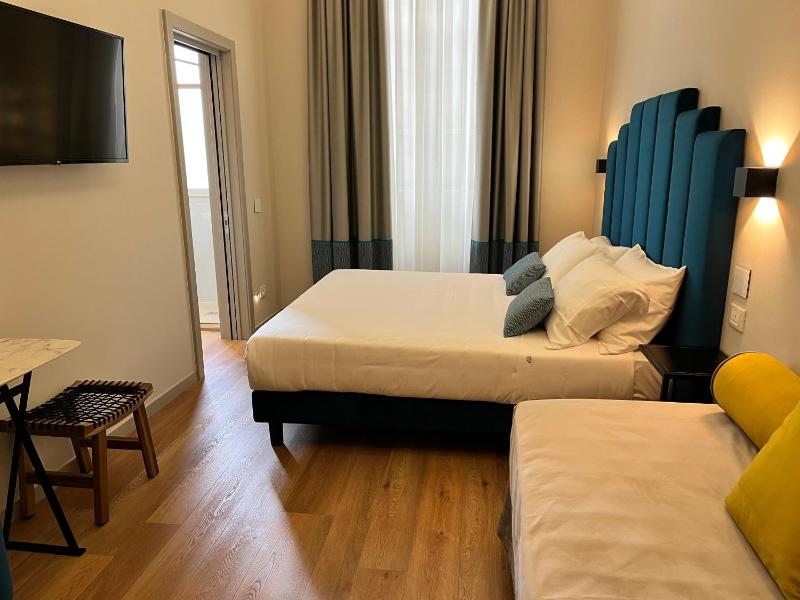 Superior Double or Twin Room with City View image 4