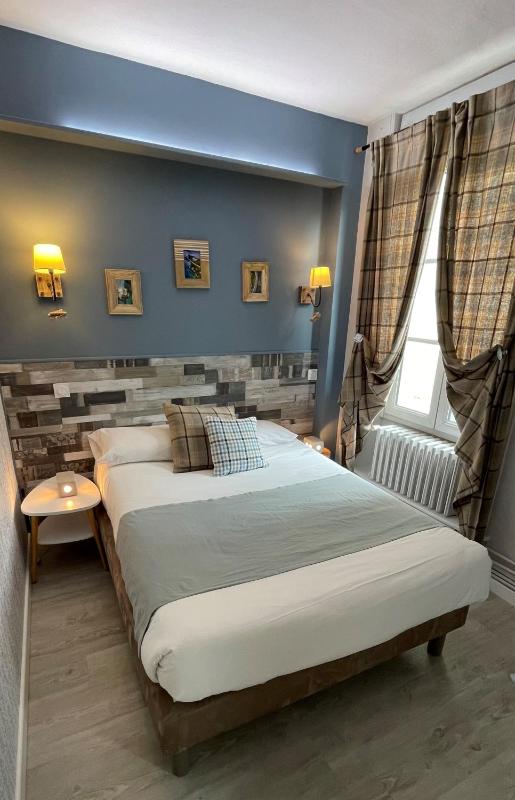 Standard Double Room image 4