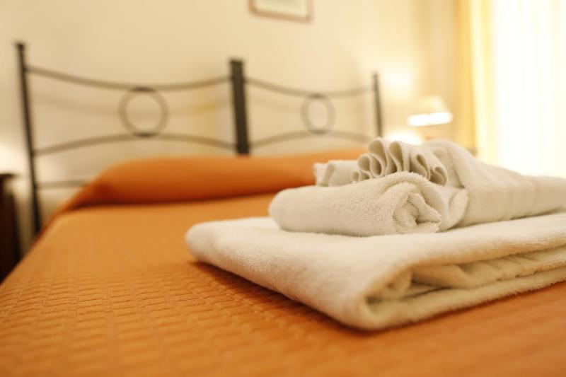 Double or Twin Room with Balcony image 4