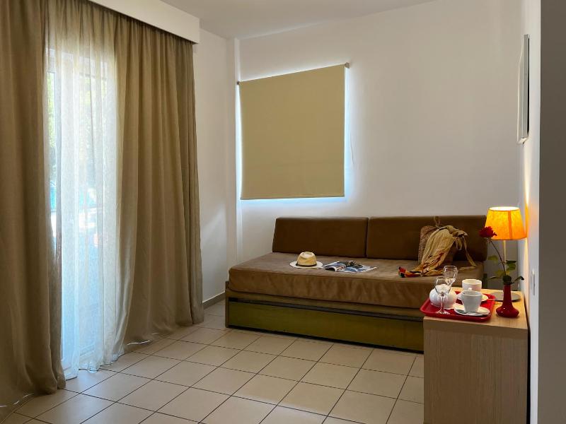 One-Bedroom Apartment with Sea View image 4