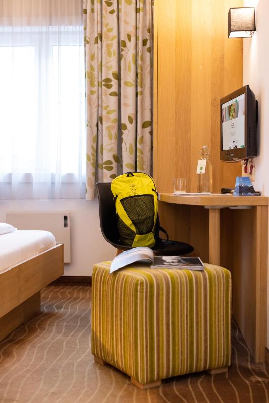 Single Room image 3