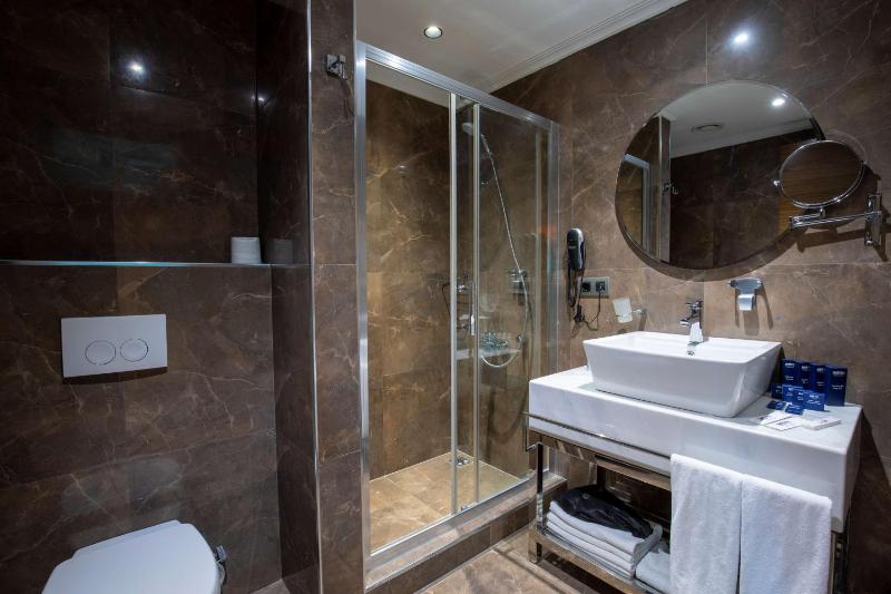 Superior Double or Twin Room image 2