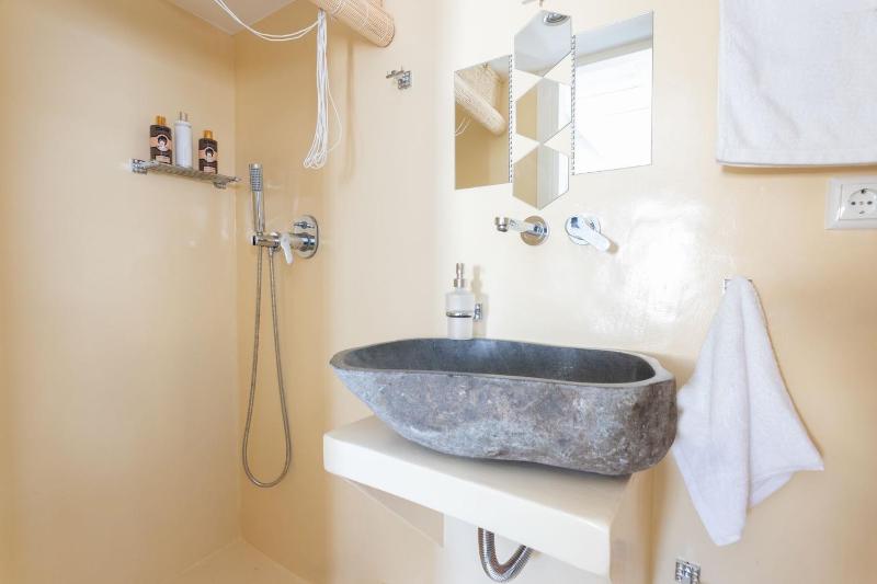 One-Bedroom Suite - Split Level image 4