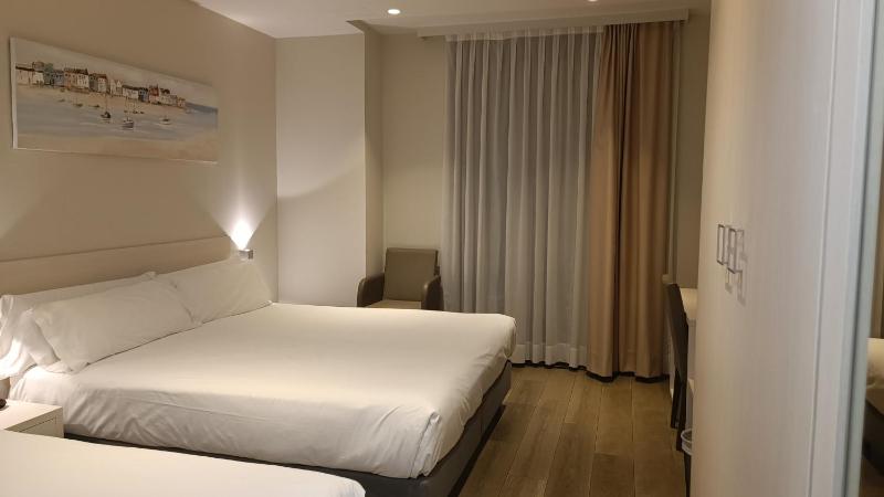 Triple Room image 3