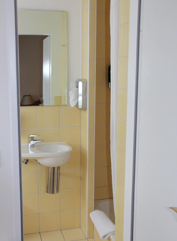 Double Room image 4