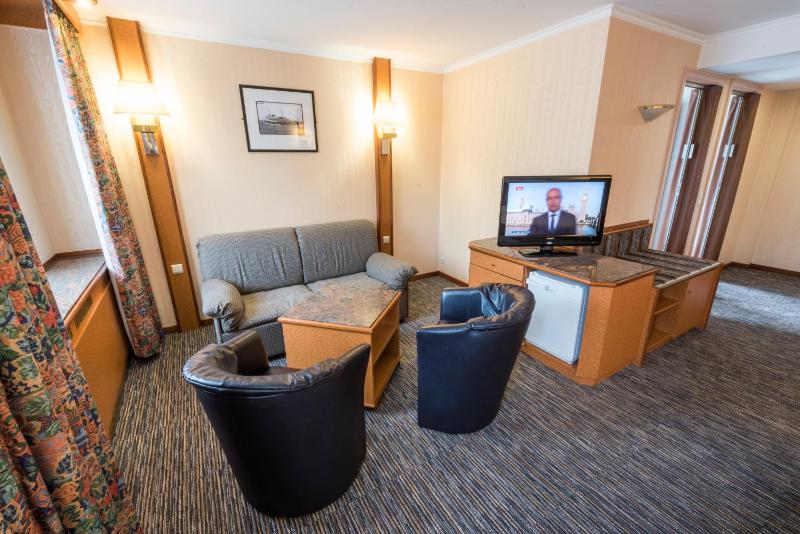 Classic Suite image 3